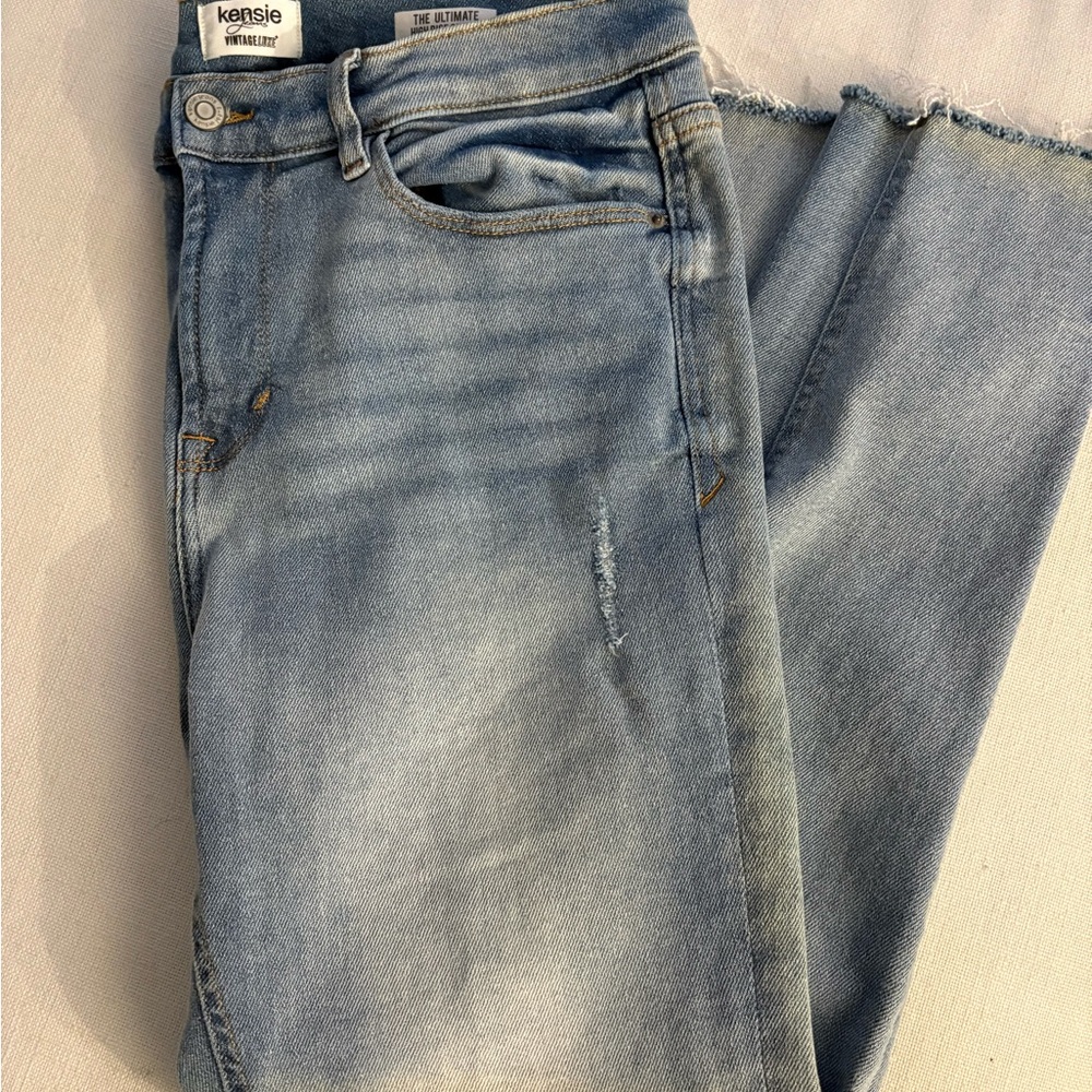 Kensie Faded Blue Distressed Ankle Jeans